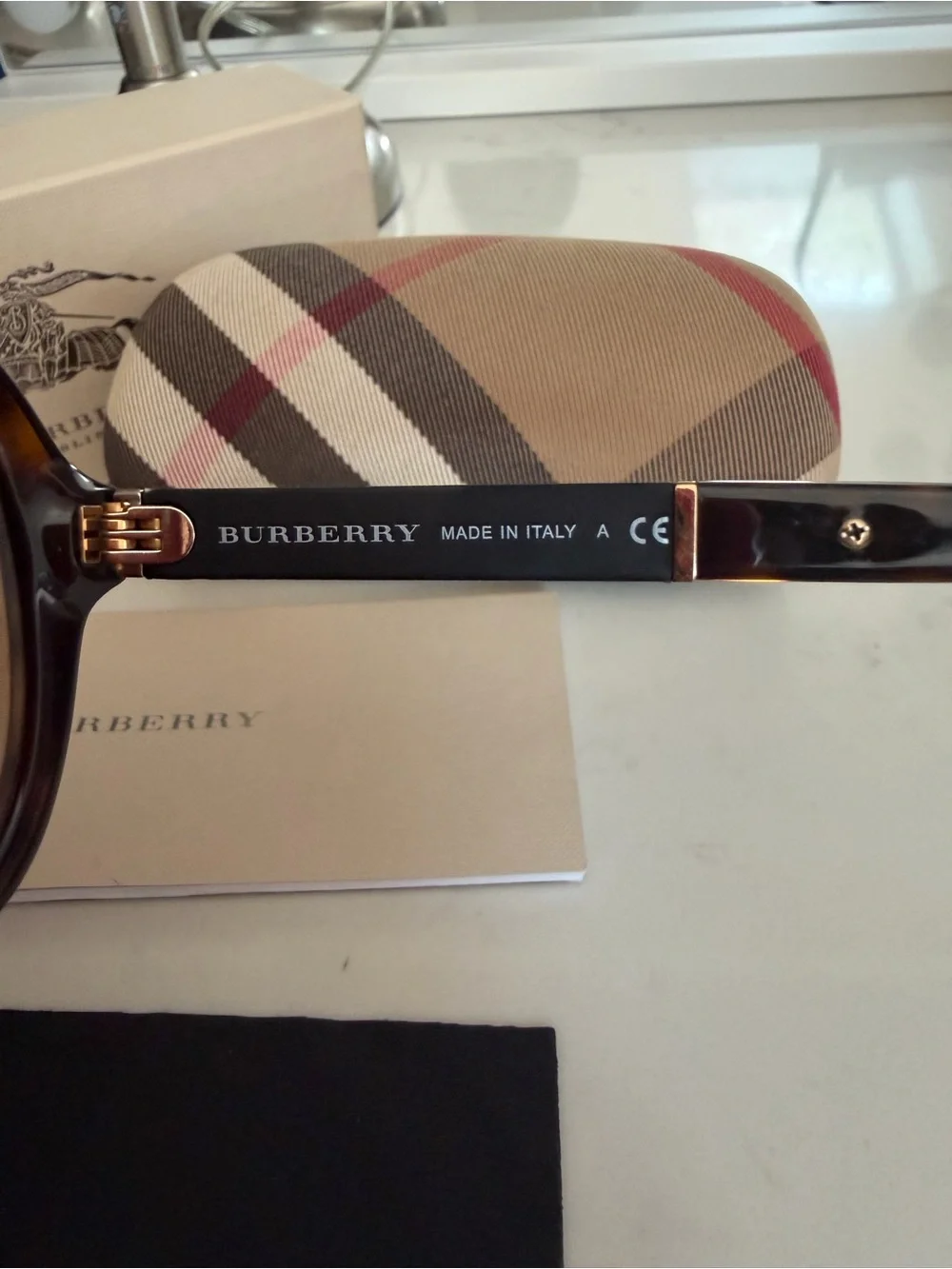 Burberry elegant oversized